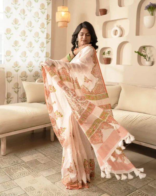 White_Cotton_Hblock_Print_Mul_Saree_With_Tassels_For_Women